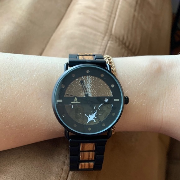 REDMAN RICHARD Wooden Watch - Picture 3 of 3